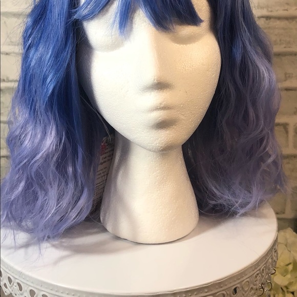 Blue Gradient Shoulder Length Wavy Wig with Bangs - New, never worn - Picture 8 of 8